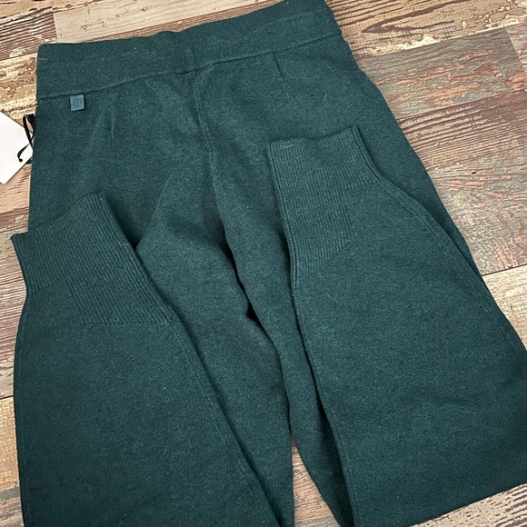 Lululemon Joggers - Picture 2 of 9